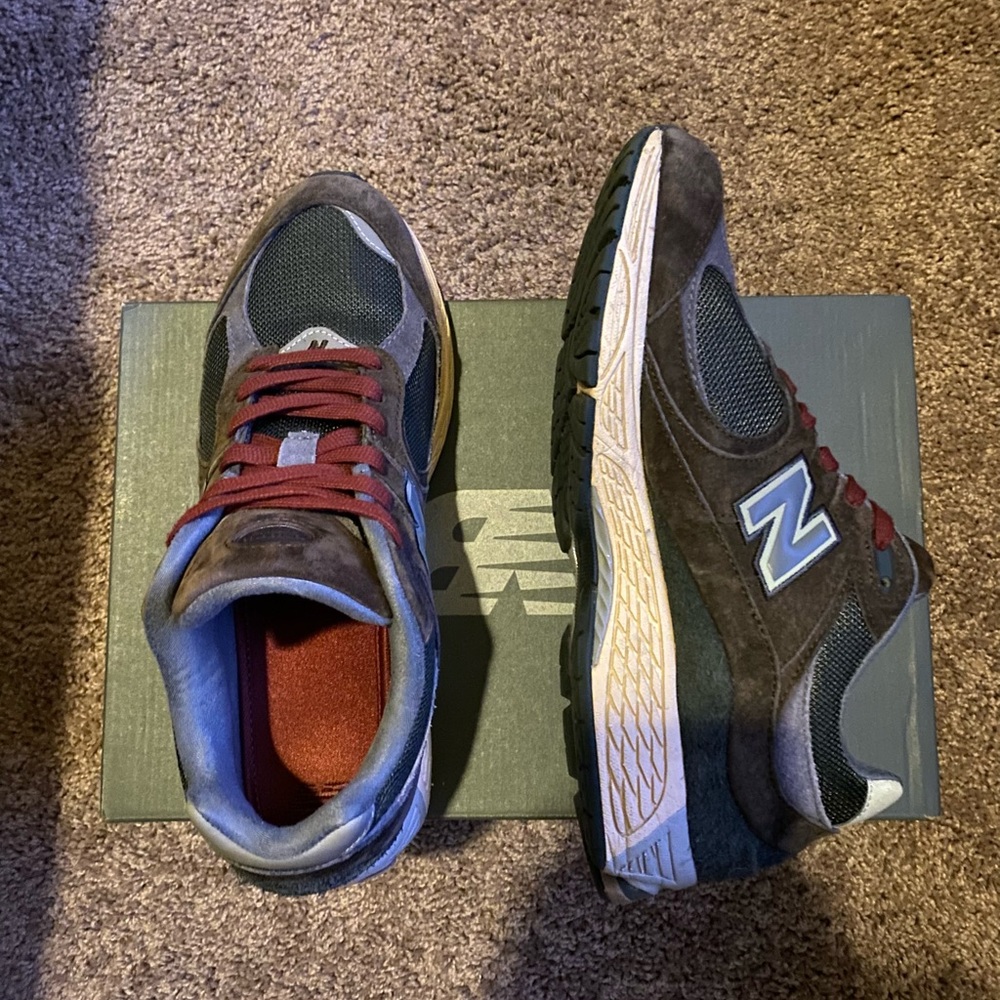New Balance 2002R